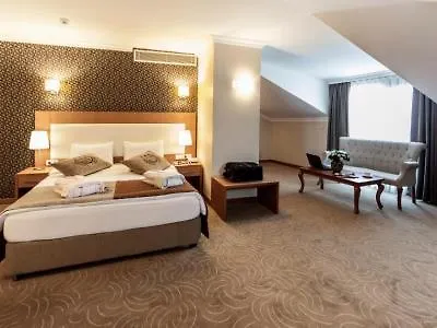 Grand Avcilar מלון 3*