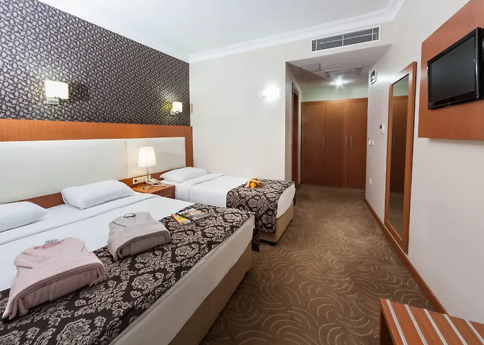 Grand Avcilar فندق 3*