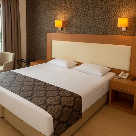 Grand Avcilar Hotell 3*