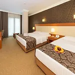 Grand Avcilar 호텔